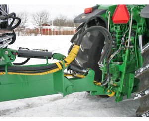 Hákový nosič kontejnerů za traktor